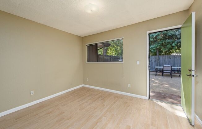 2 beds, 1 bath, $2,500