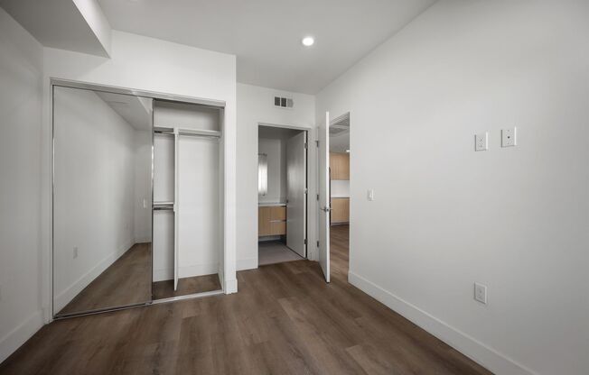 3 beds, 3 baths, 938 sqft, $4,715, Unit PH10