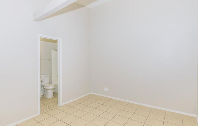 Studio, 1 bath, 408 sqft, $499
