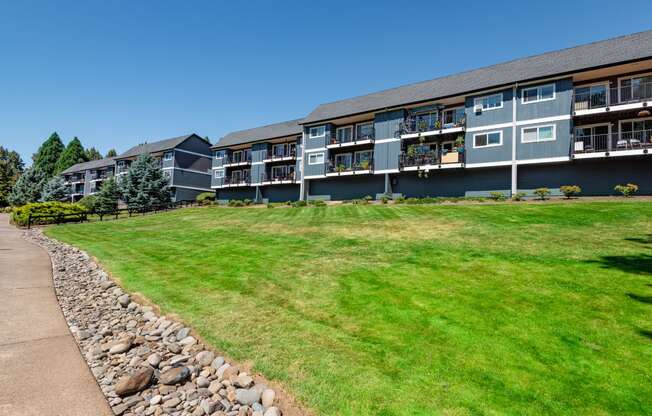 Welcome to Shadow Hills | Portland Apartments