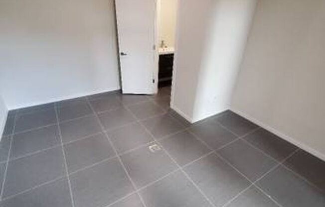 Studio, 1 bath, $1,350, Unit FURN 1