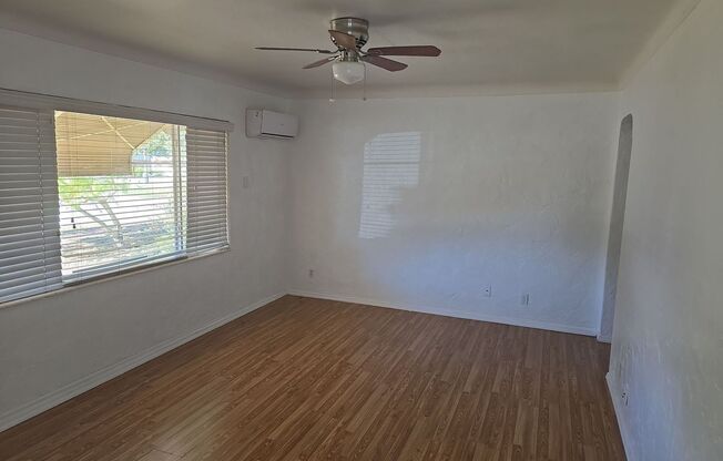 2 beds, 1 bath, $1,600