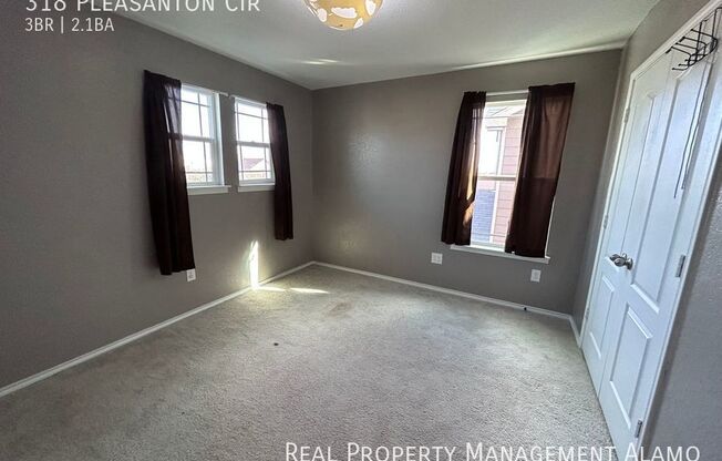 3 beds, 2.5 baths, 2,429 sqft, $1,999