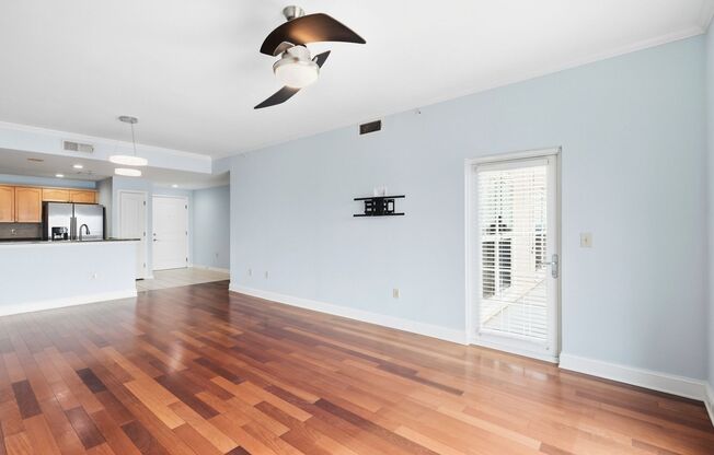 1 bed, 1 bath, 1,100 sqft, $2,495, Unit 400 E Bay Street #1810 (TP)