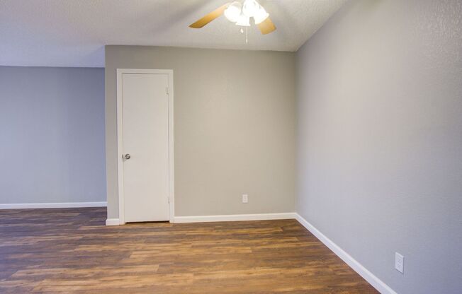 1 bed, 1.5 baths, 798 sqft, $995, Unit 8718-23