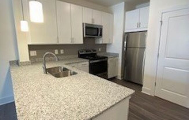 1 bed, 1 bath, 775 sqft, $1,748, Unit 00 - 424