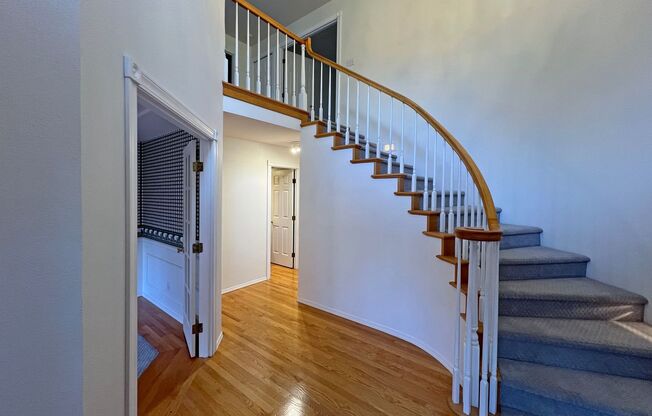 *PRICE DROP*Welcome to Gem Heights Located in Beautiful Puyallup -A/C -Yard Maintenance included!