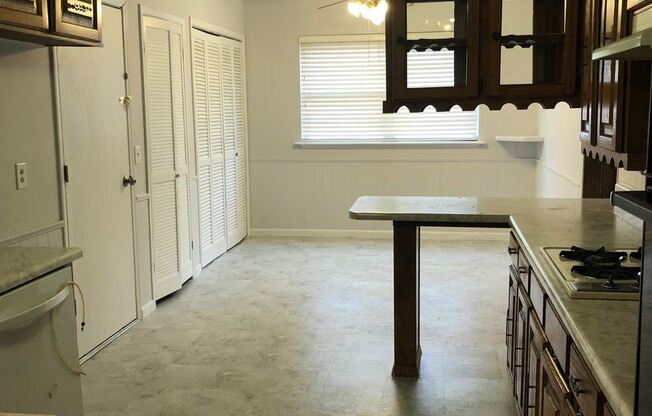 6007 SHAWNEE TRL