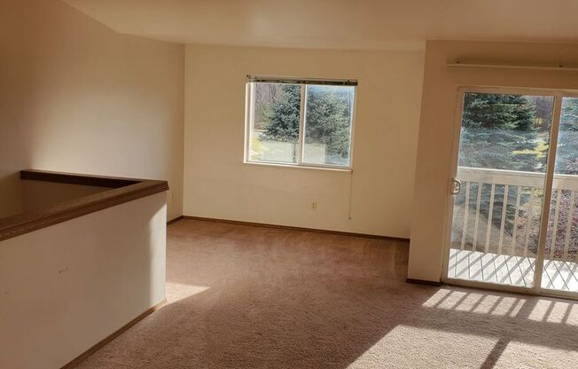 2 beds, 1 bath, $1,079