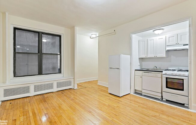 1 bed, 1 bath, $3,150, Unit 3D