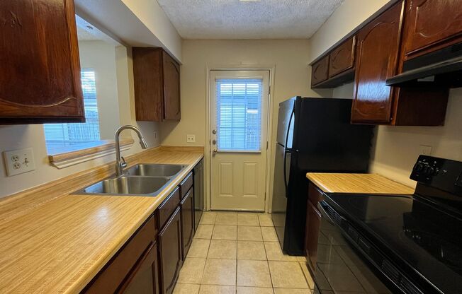 2 beds, 1.5 baths, $1,250, Unit APARTMENT 104C