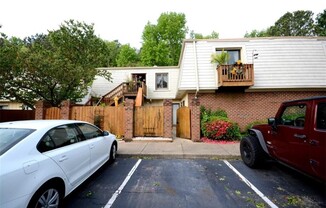 1037 ANGLER LN
