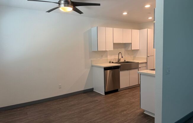 2 beds, 1 bath, 950 sqft, $3,025, Unit A111