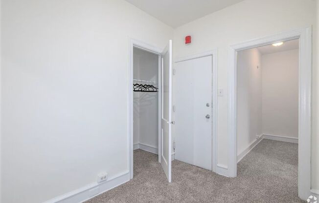 2 beds, 1 bath, 750 sqft, $1,319, Unit W104