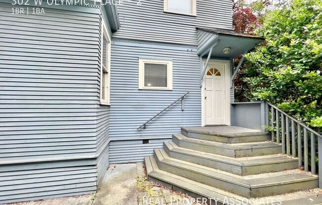 302 W Olympic Place
