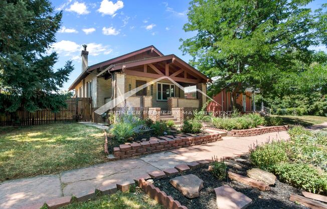 Lovely 3 bedroom home in the Highlands Neighborhood