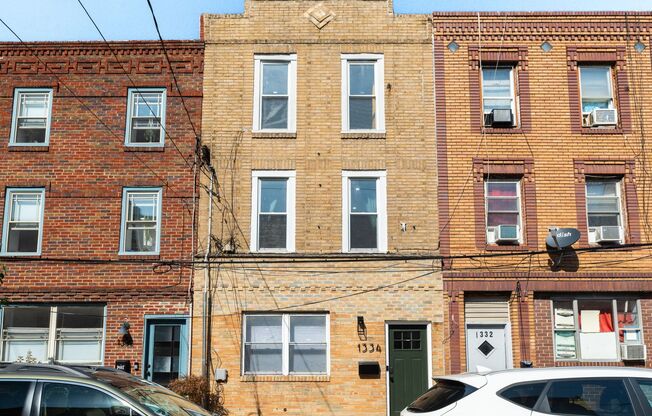 1334 E Passyunk Ave