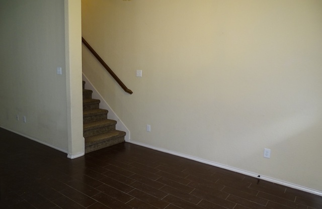 3 beds, 2.5 baths, $1,695