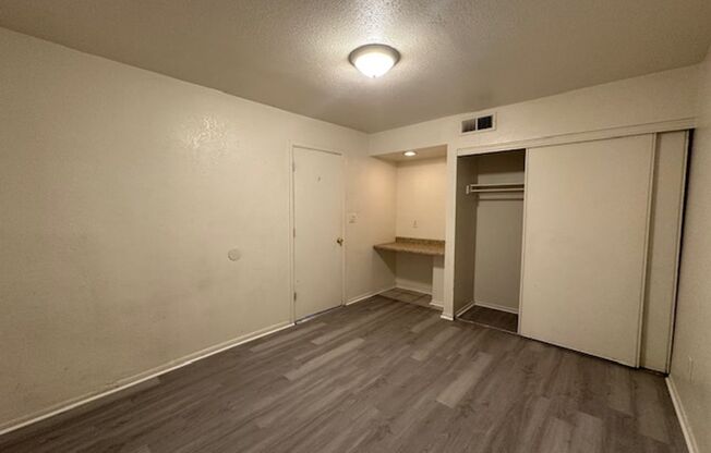3 beds, 2 baths, $1,850, Unit 113