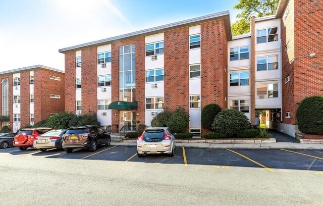 11 Commonwealth Court