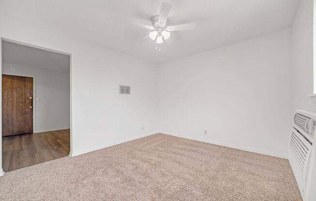 1 bed, 1 bath, 800 sqft, $900, Unit Unit 21