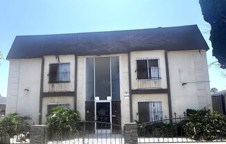 1252 W 89 ST
