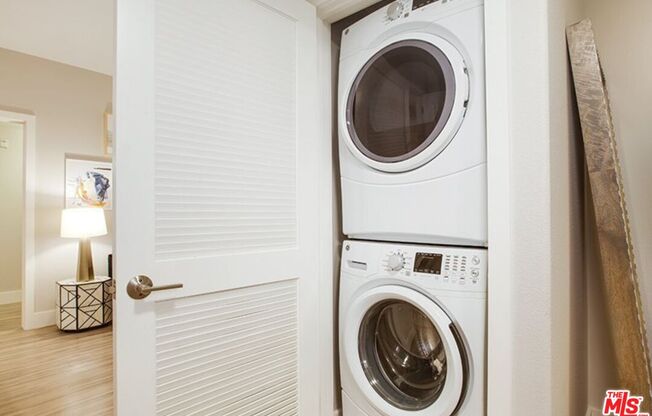 1 bed, 1 bath, 840 sqft, $3,851, Unit 2405