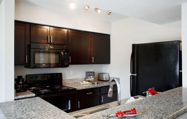 Spacious Kitchen | Trailpoint Apartments at The Woodlands