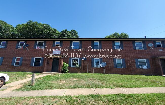 Cambridge Apartments | 2336 N. Cherry Street Apt B