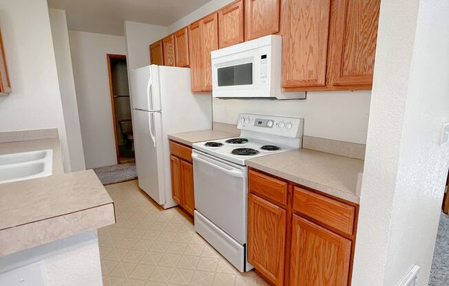 3 beds, 1 bath, $1,495, Unit 5613