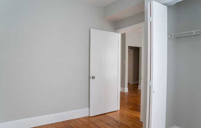 2 beds, 1 bath, 700 sqft, $1,825, Unit 3008-2S