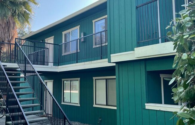 0014 - 458 Nord Ave #1