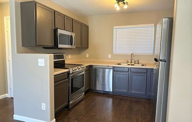 New interior paint and located in Goodyear close to I-10