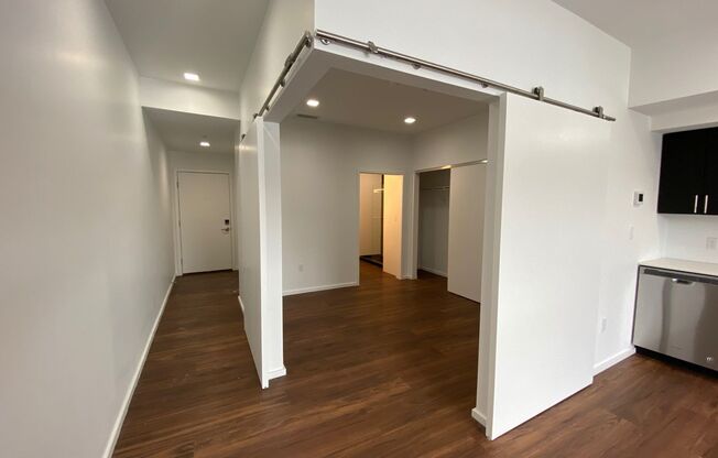 1 bed, 1 bath, 518 sqft, $1,460, Unit 411