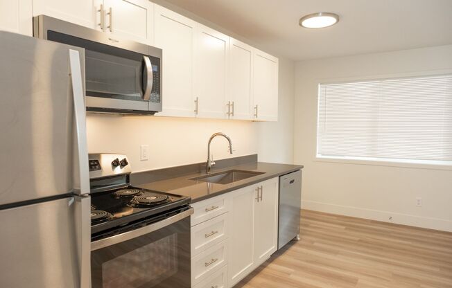 1 bed, 1 bath, 560 sqft, $1,725, Unit 54-4
