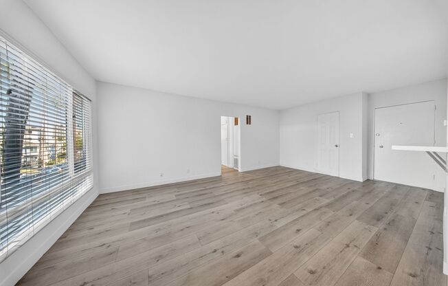 2 beds, 2 baths, $2,800, Unit 017#201