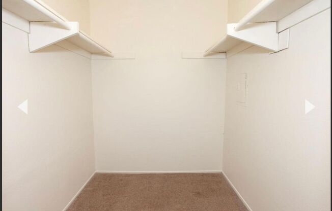 2 beds, 2 baths, 925 sqft, $1,995, Unit 16