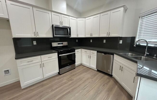 2 beds, 2 baths, $1,695, Unit A