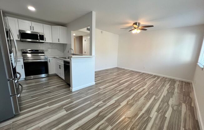 3 beds, 2.5 baths, $1,895, Unit UNIT 40