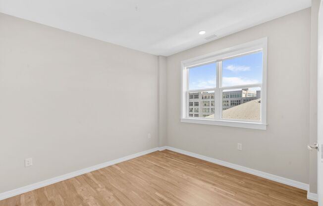 2 beds, 1 bath, 913 sqft, $3,660, Unit 707