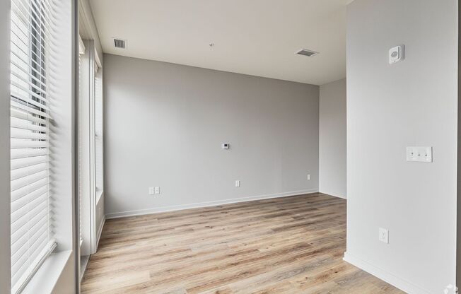 Studio, 1 bath, 469 sqft, $1,277, Unit 119