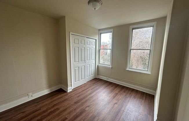 3 beds, 1 bath, $1,620