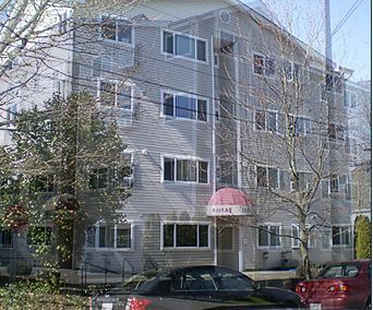 Royal Manor Apartments