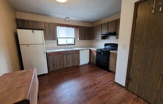 2 beds, 1 bath, $795, Unit 03