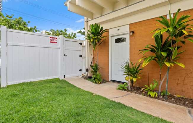 Welcome To Kahakai Apartments