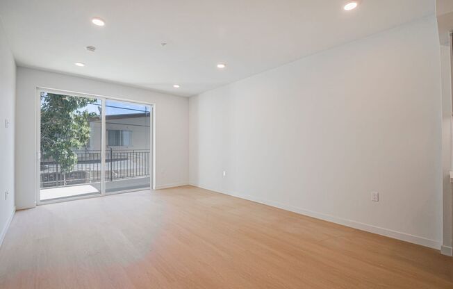 2 beds, 2 baths, 724 sqft, $3,630, Unit 204