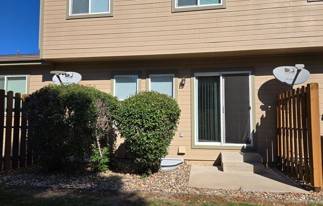 3 beds, 2 baths, $1,650