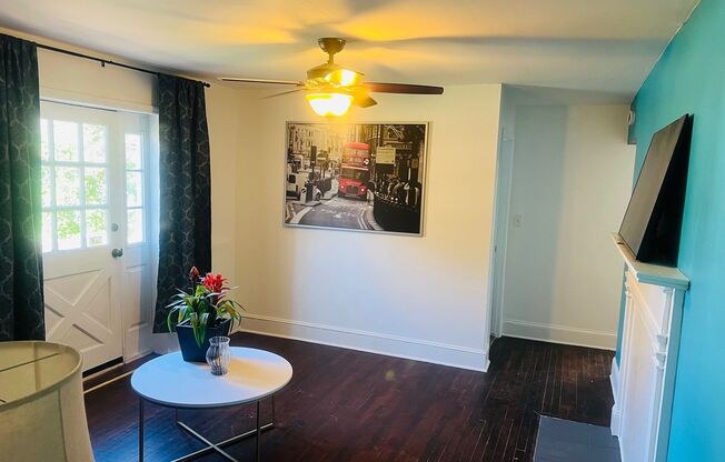 2 bed, 2 bath in LOSO.