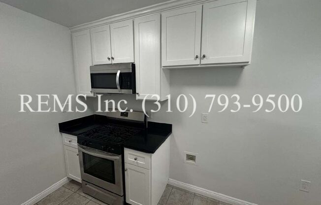 2 beds, 1 bath, 650 sqft, $2,895, Unit 05