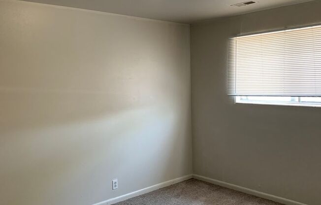 2 beds, 1 bath, $1,245, Unit Unit A2